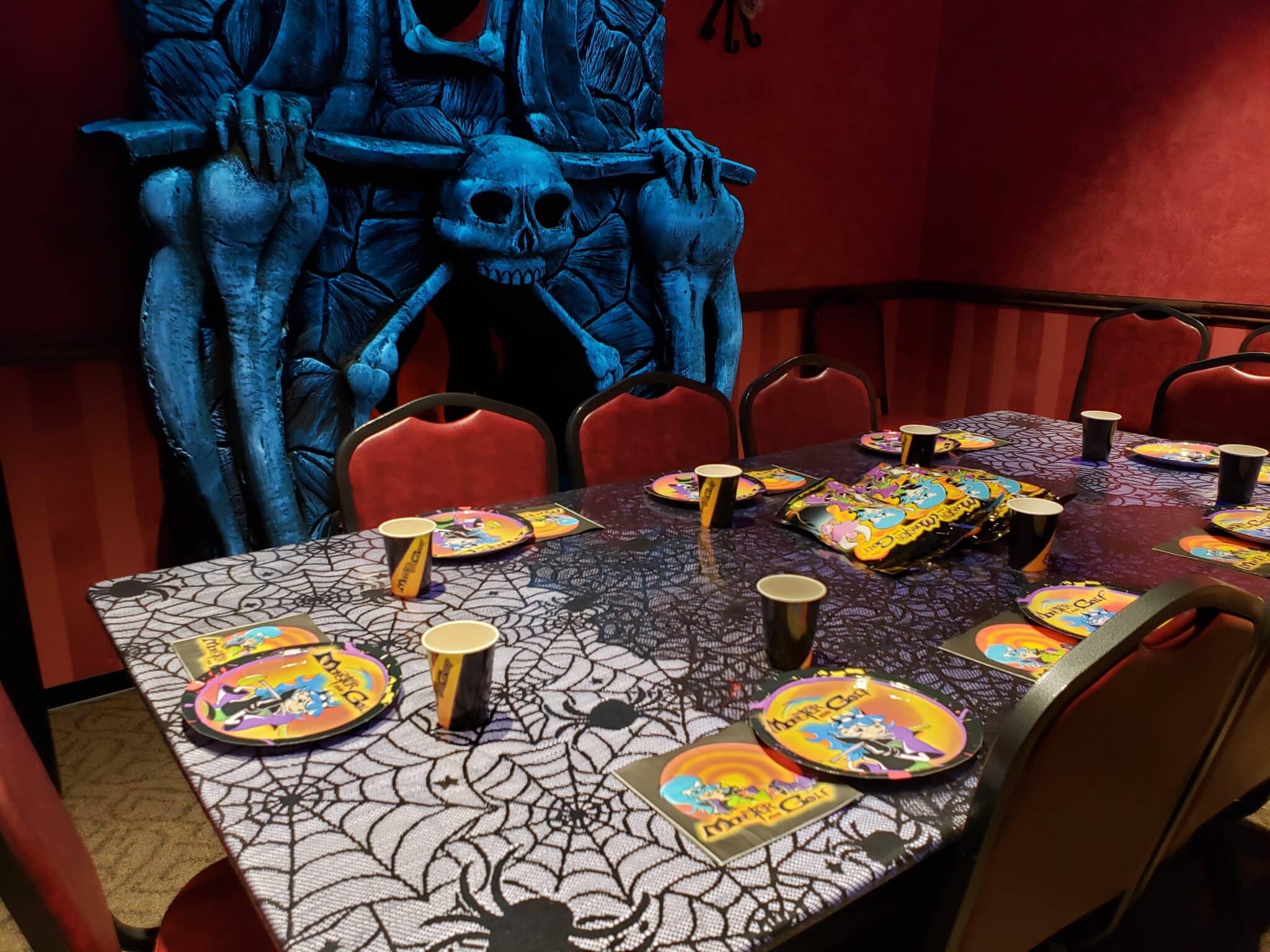 memorable-and-fun-birthday-party-venue-monster-mini-golf