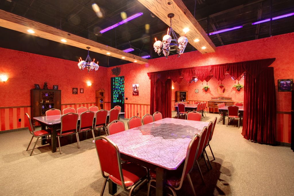 A private Haunted Mansion room offered at a Monster Mini Golf location. 