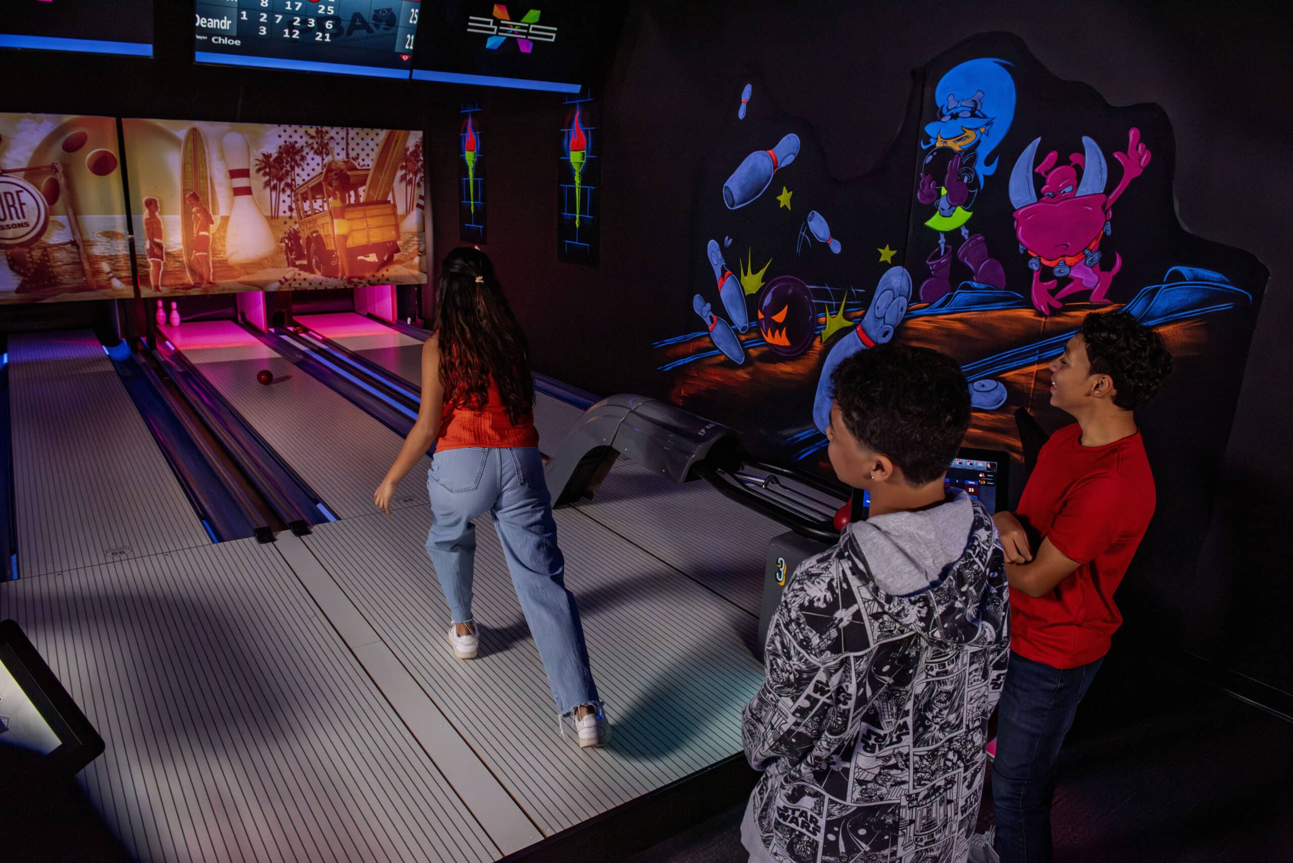 Charlotte Field Trips 13 Bowling 3 scaled